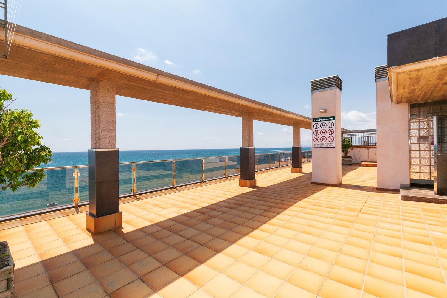 Apartment for sale, in first line of sea in Paseo de Miramar, in Salou.