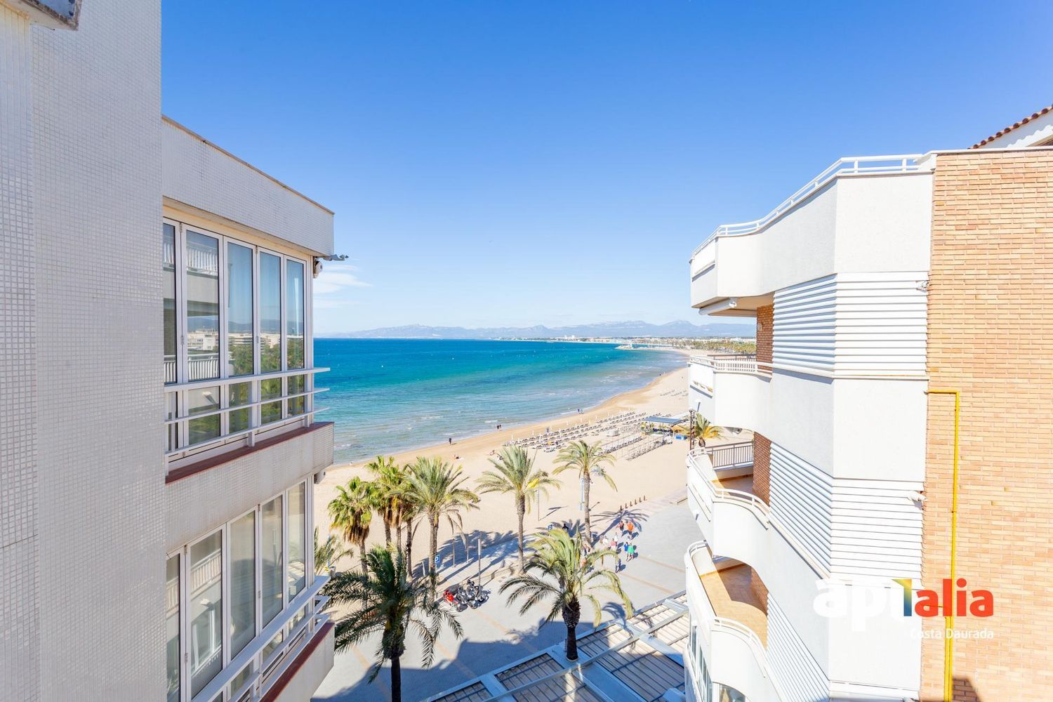 Duplex for sale, in first line of sea in Brussel.les street, in Salou.