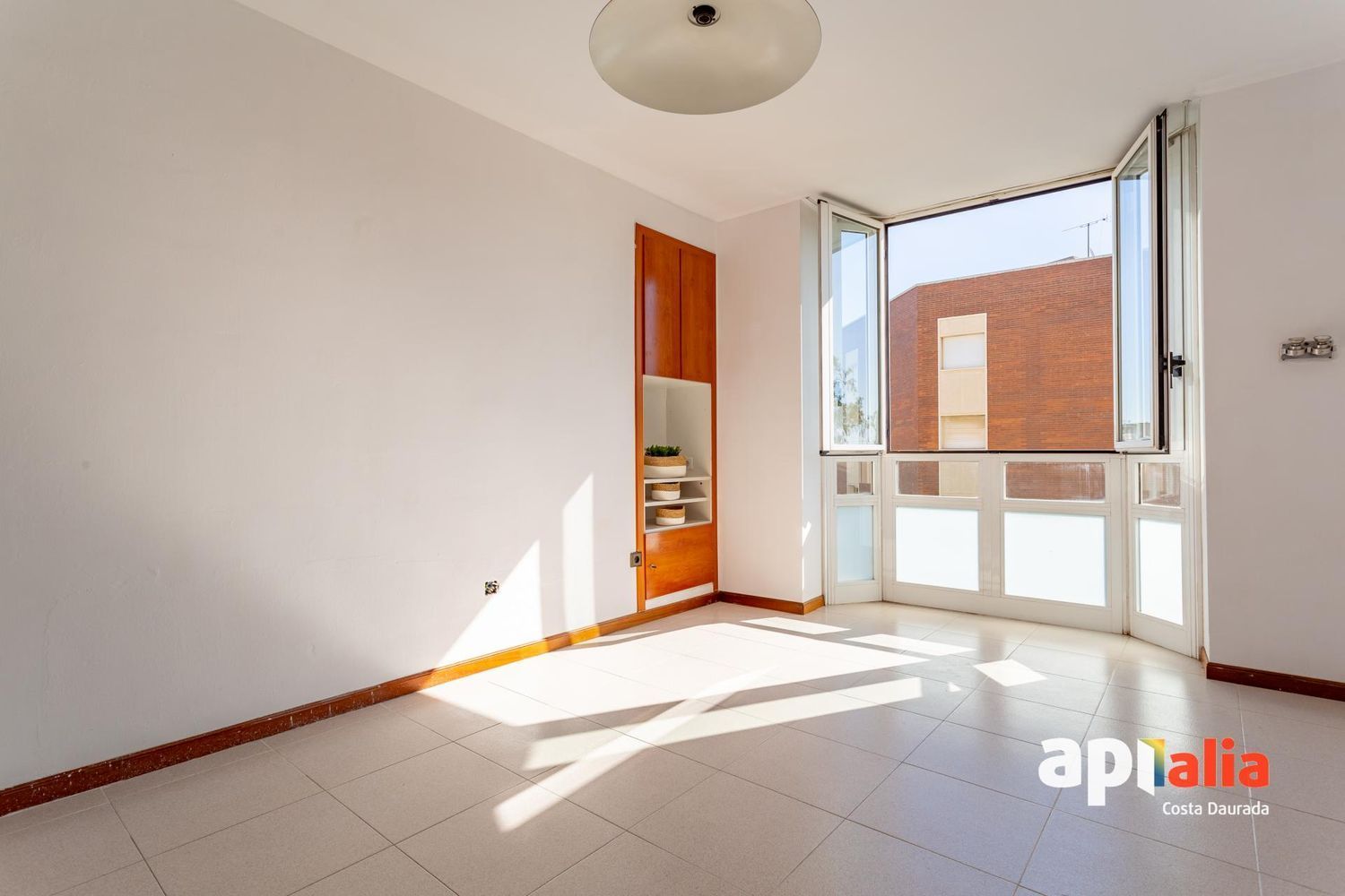 Apartamento à venda, em frente ao mar, na Rambla de Jaume, em Cambrils.