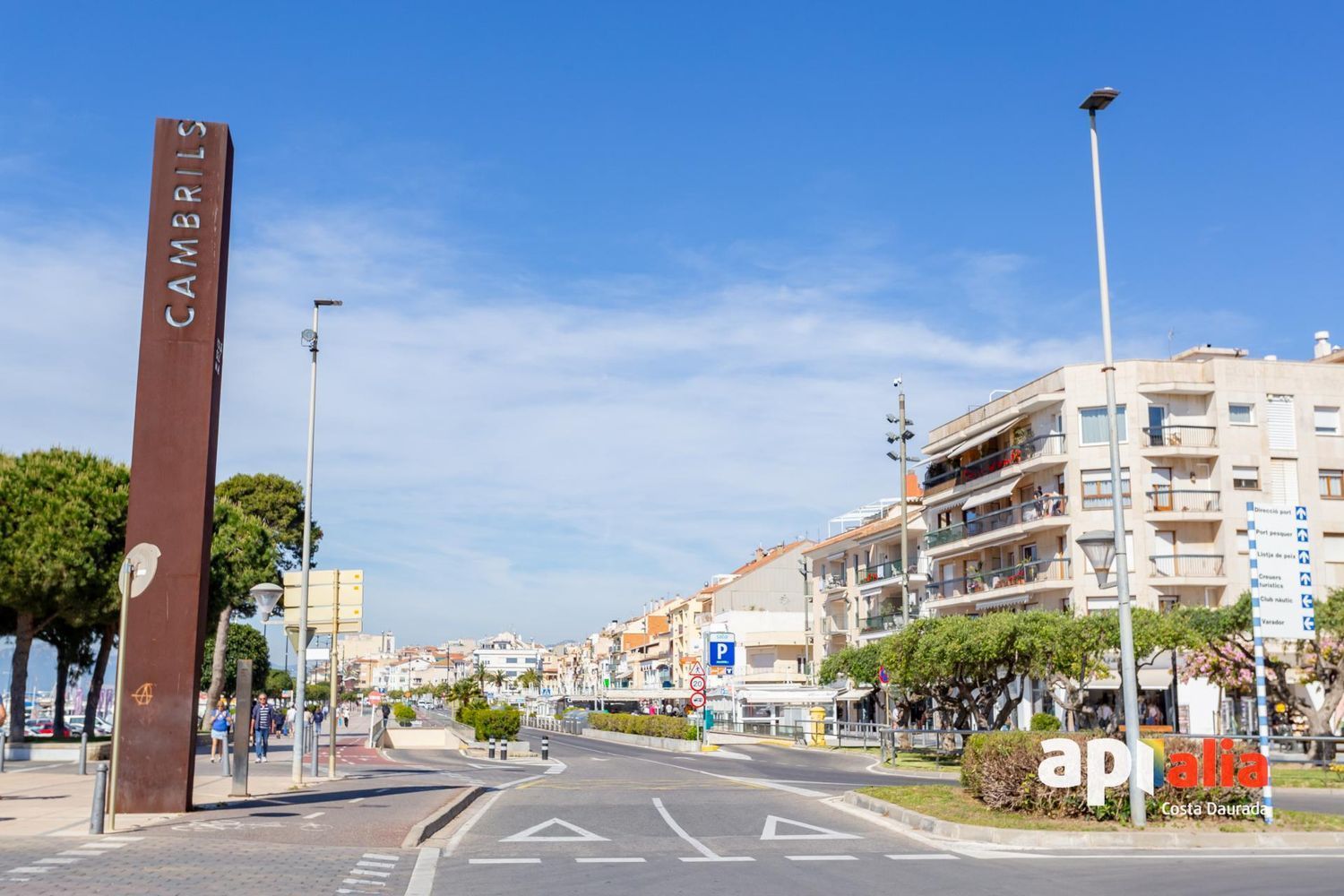 Apartment for sale, in first line of sea in Rambla de Jaume, in Cambrils.