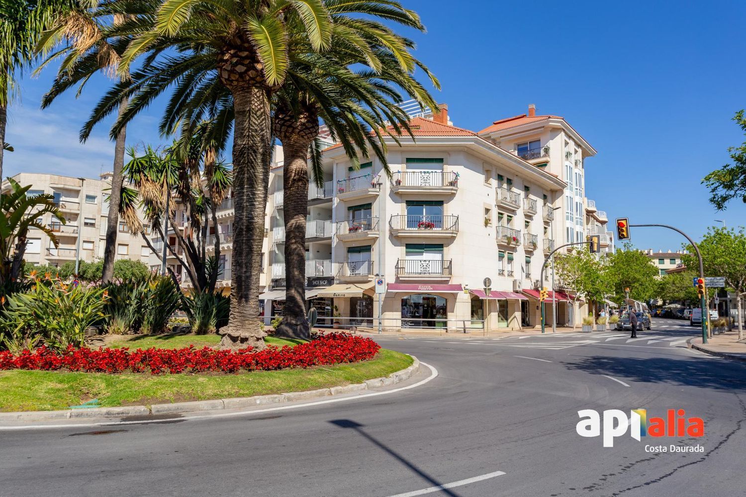 Apartamento à venda, em frente ao mar, na Rambla de Jaume, em Cambrils.