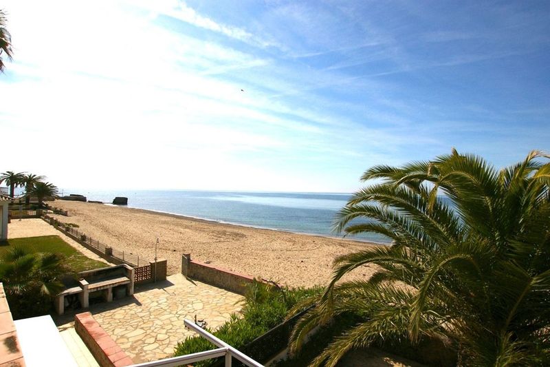 Xalet Parejat en venda Mont-Roig Del Camp, Tarragona. Ref: 3597. Addurno.com