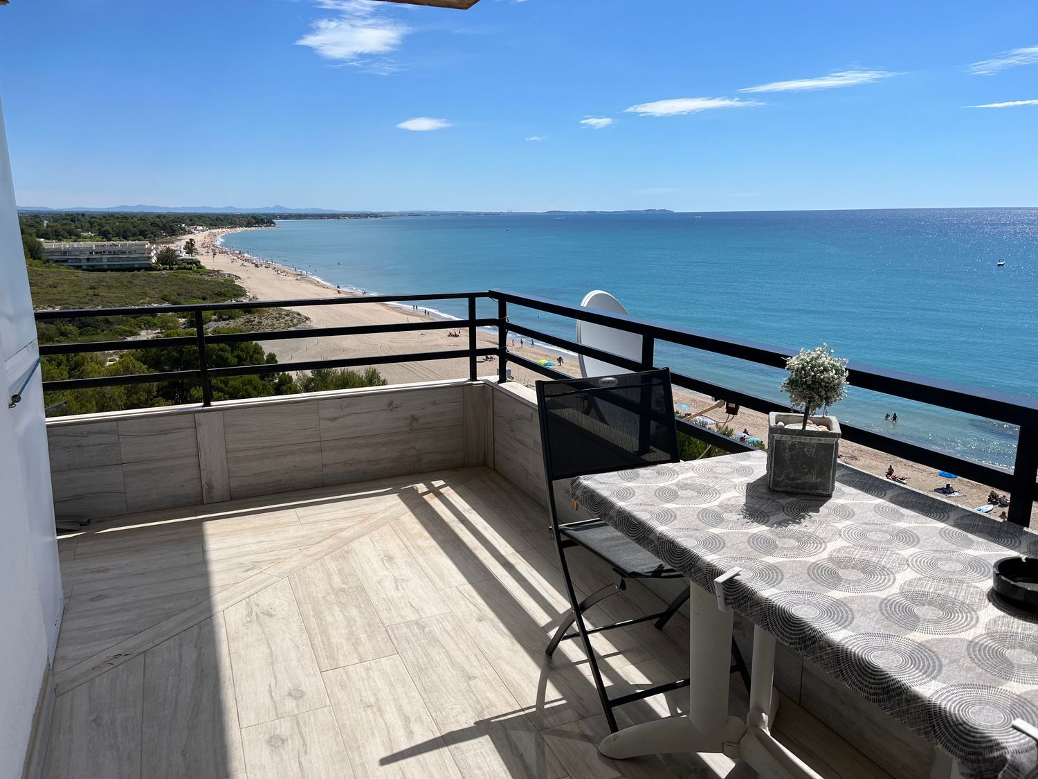 Apartamento para venda, em primeira linha de mar no Paseo maritimo, em Mont-Roig del Camp.