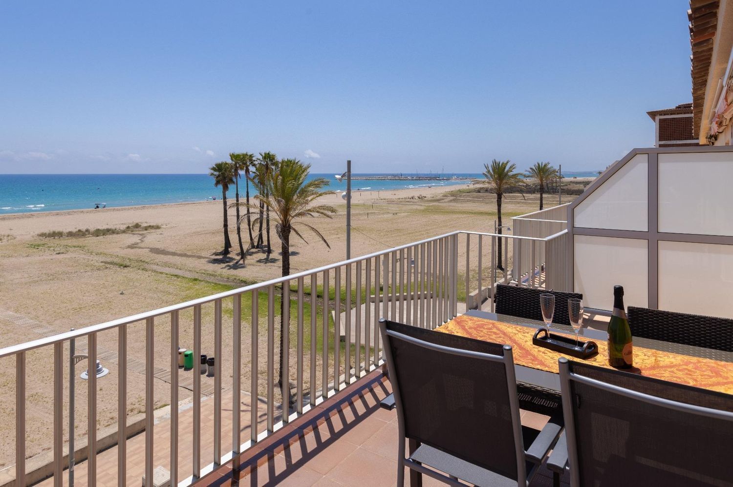 Penthouse for sale, in first line of sea in San Salvador beach, in El Vendrell.