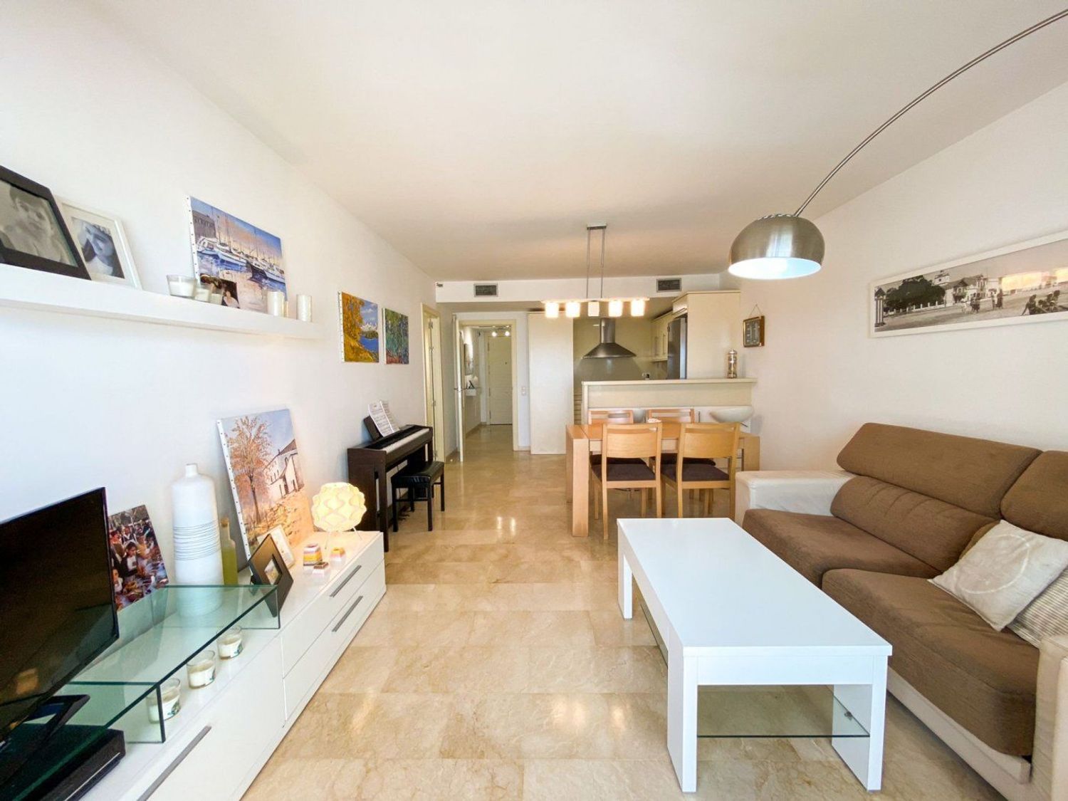 Apartment for sale, in first line of sea in Plaza Pessebre, in Vendrell.