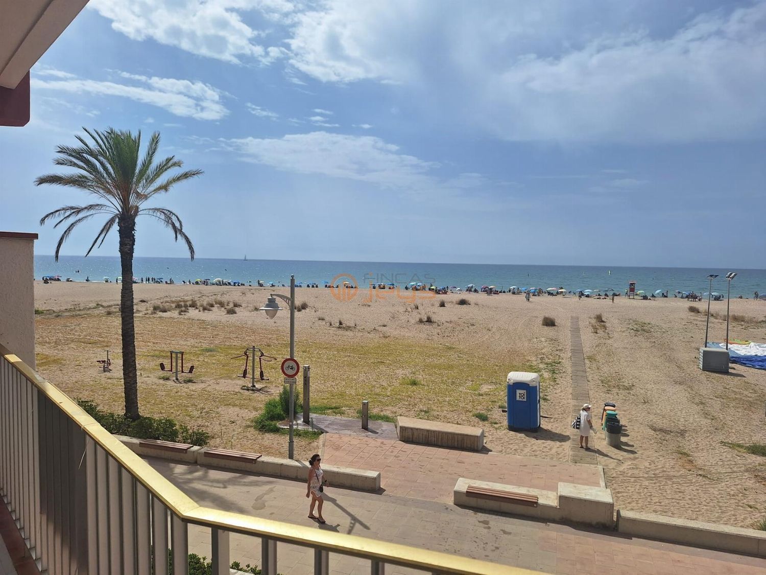 Apartment for sale, in first line of sea in Sant Salvador, in El Vendrell.