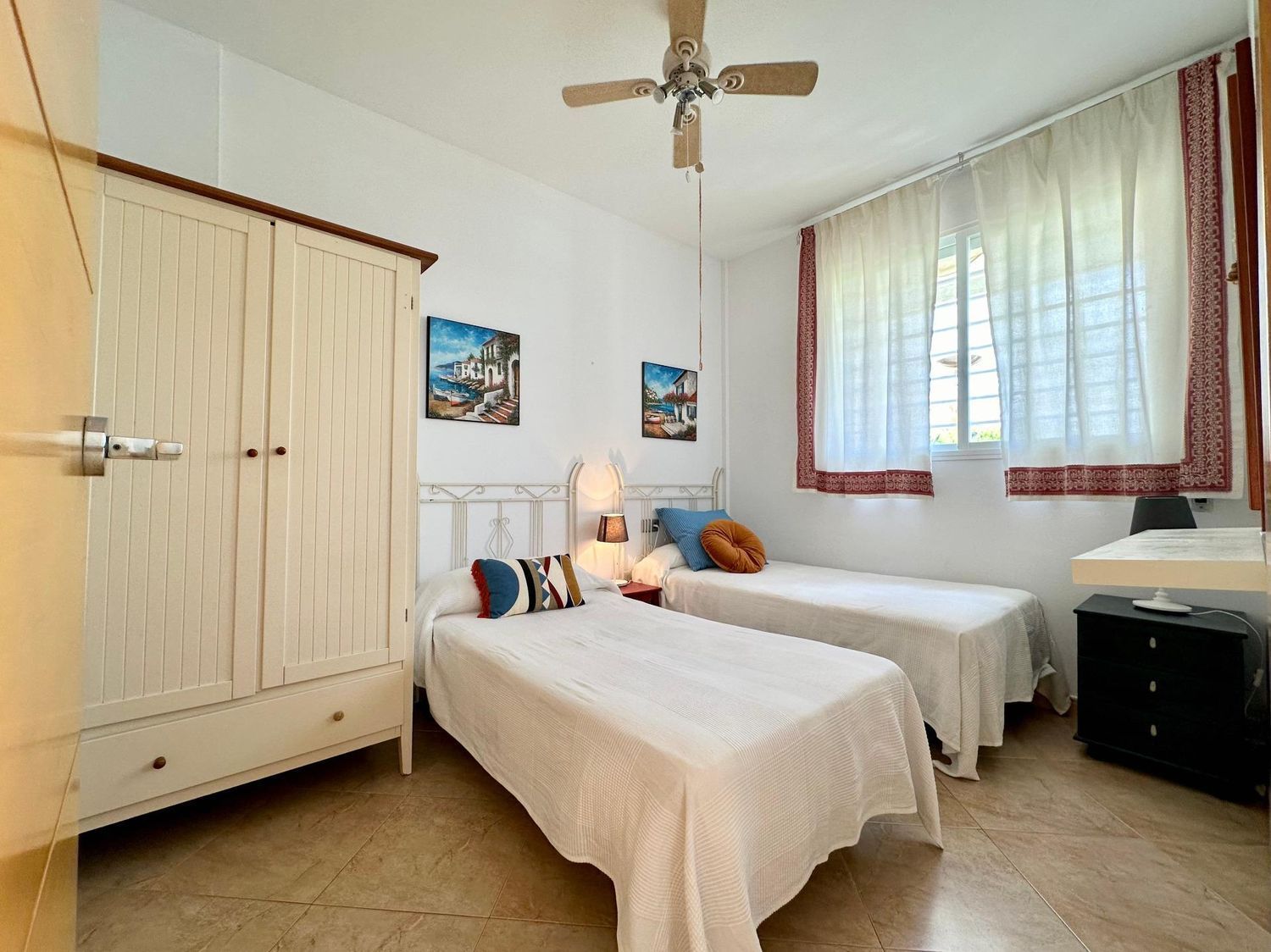 Apartamento à venda, em frente ao mar, no Paseo Marítim de Masia Blanca, em El Vendrell.