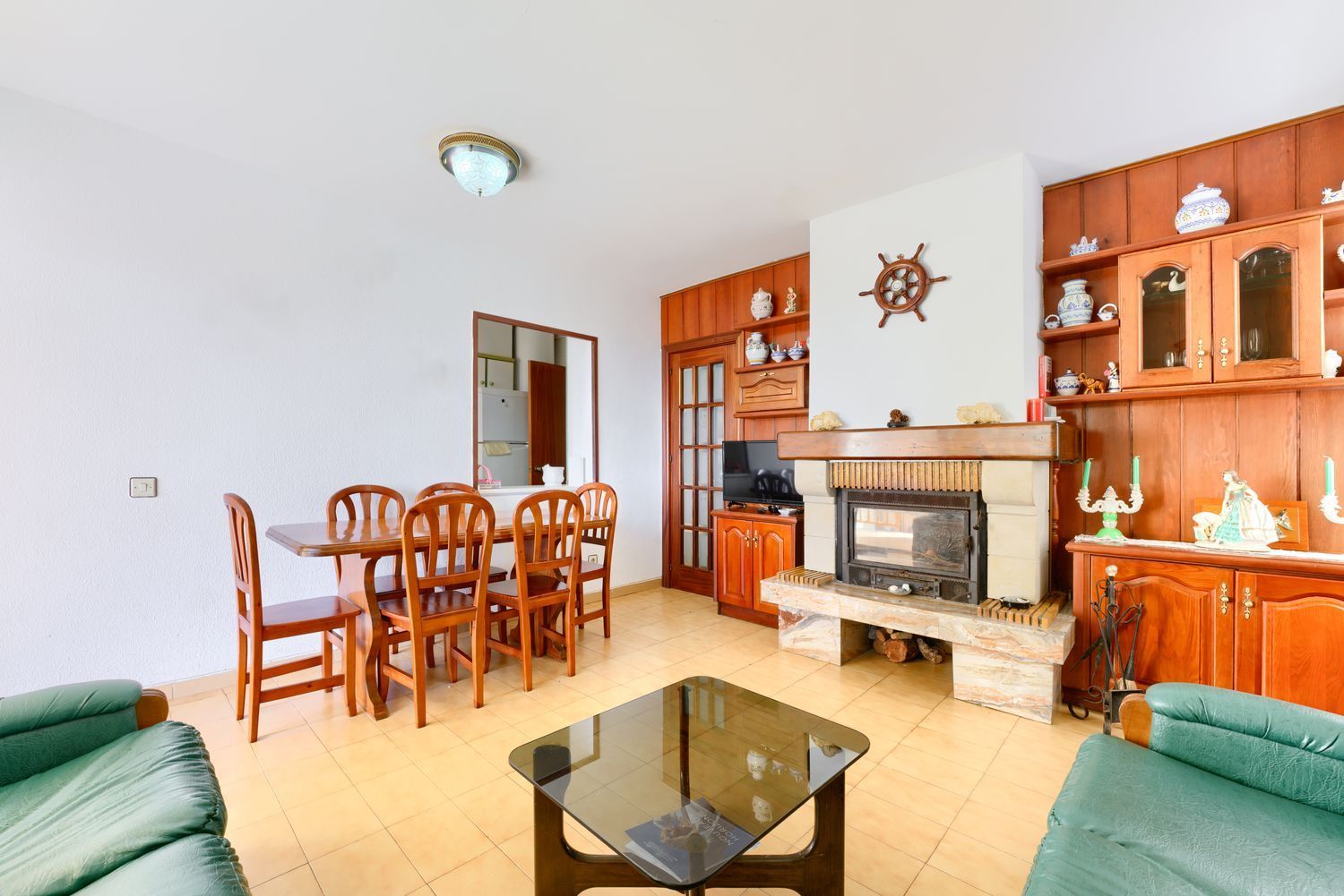 Apartment for sale, in first line of sea in Paseo de Masia Blanca, in El Vendrell.