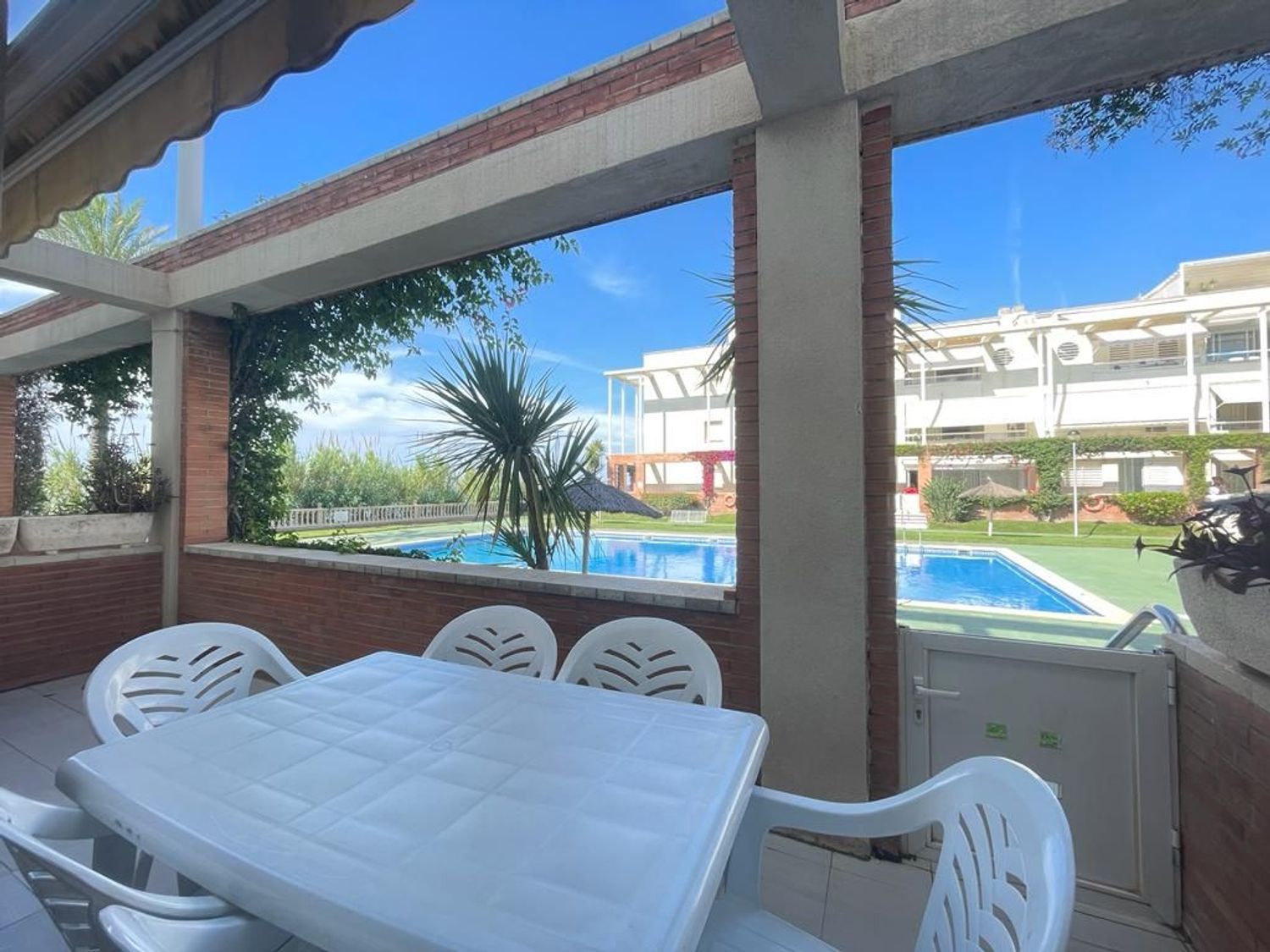 Apartment for sale, in first line of sea in Paseo Marítim Masia Blanca, in El Vendrell.