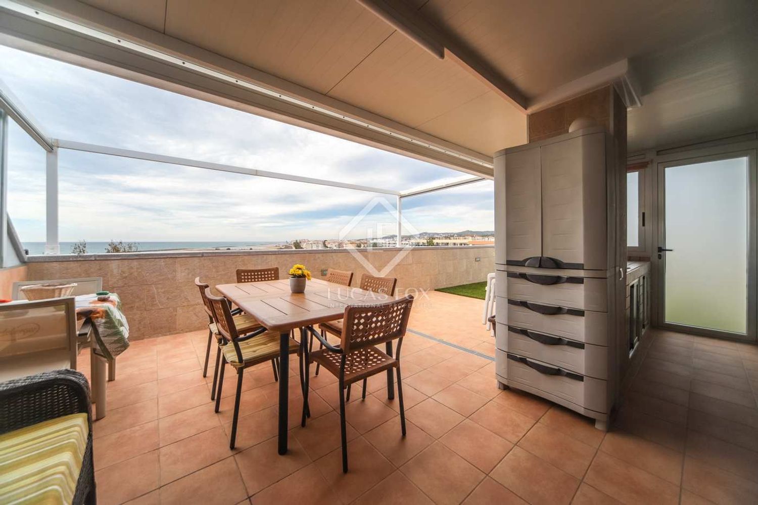 Penthouse for sale, in first line of sea in Pla de Sant Pere-Les Salines, in Cubelles.