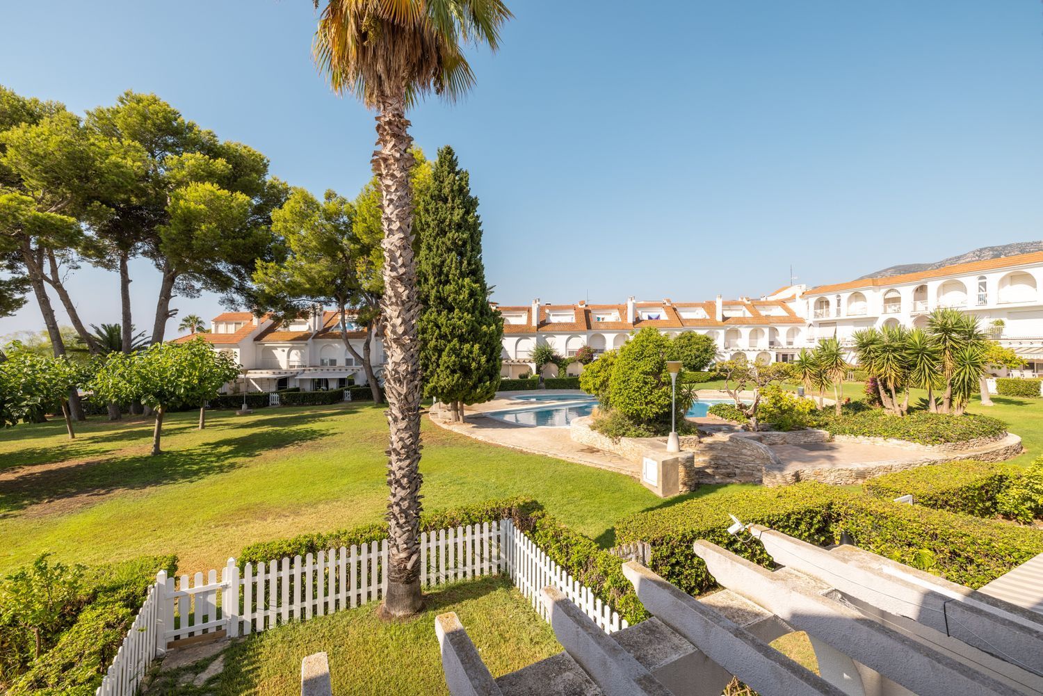 Terraced house for sale, in first line of sea in Aiguassera street, in Sant Carles de la Rápita.