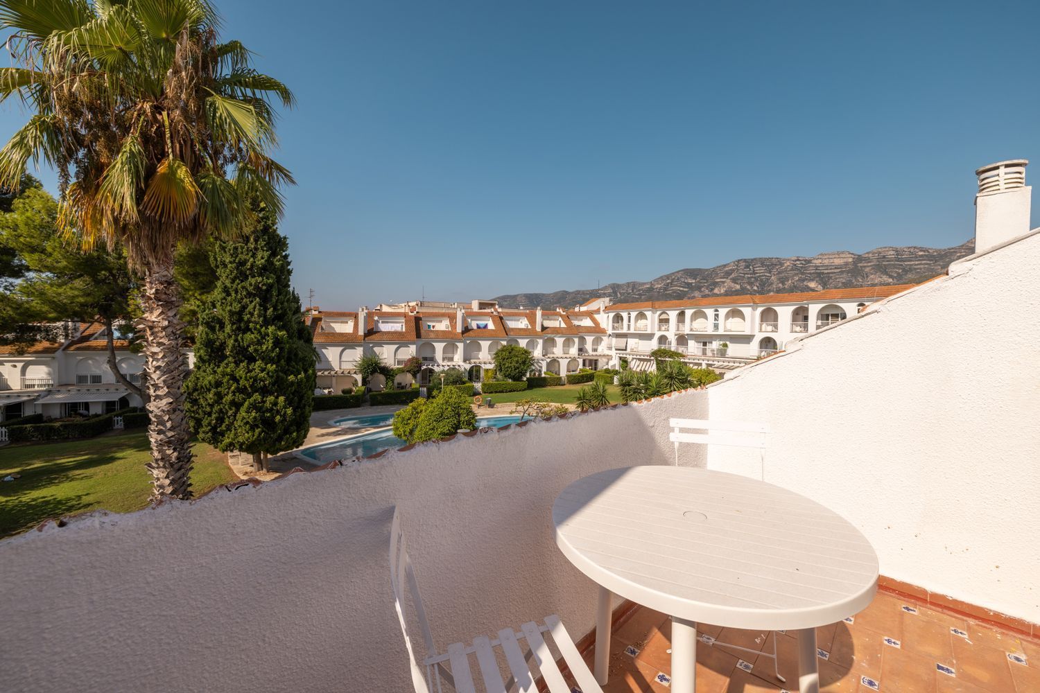 Terraced house for sale, in first line of sea in Aiguassera street, in Sant Carles de la Rápita.