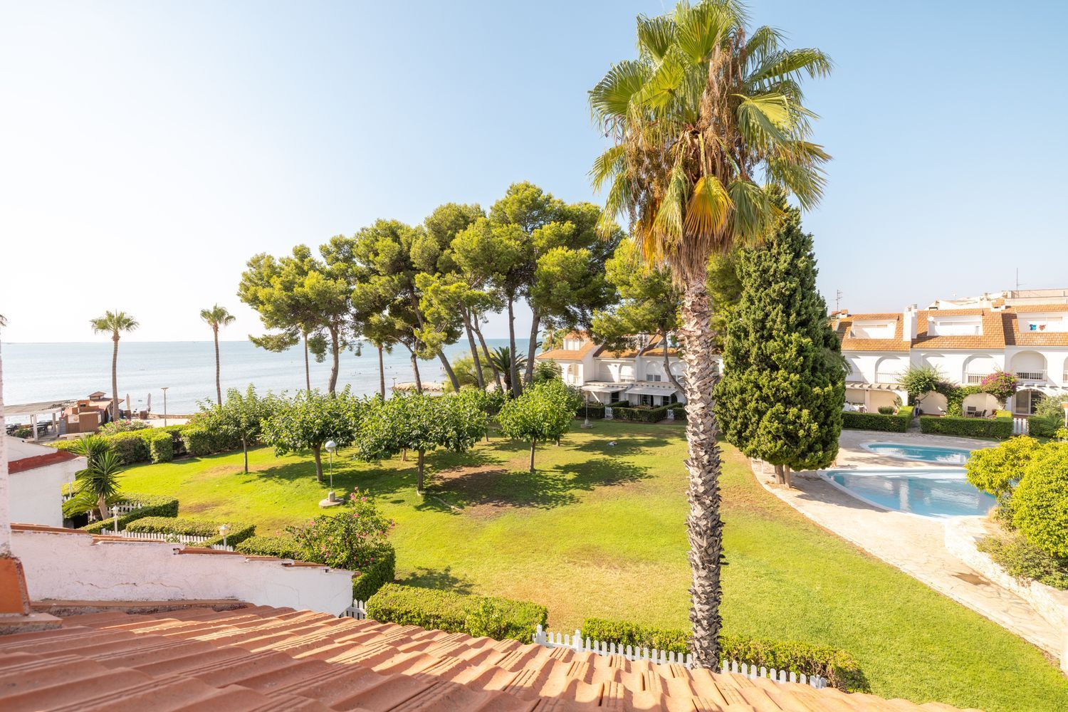 Terraced house for sale, in first line of sea in Aiguassera street, in Sant Carles de la Rápita.