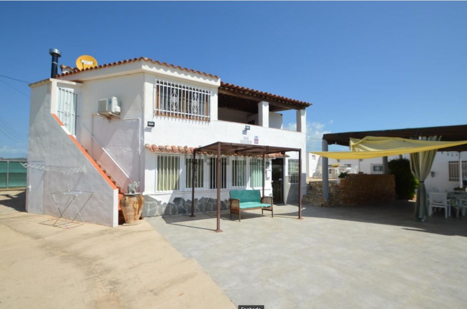 Rural house for sale, in first line of sea in Partida el Camaril, in Alcanar.