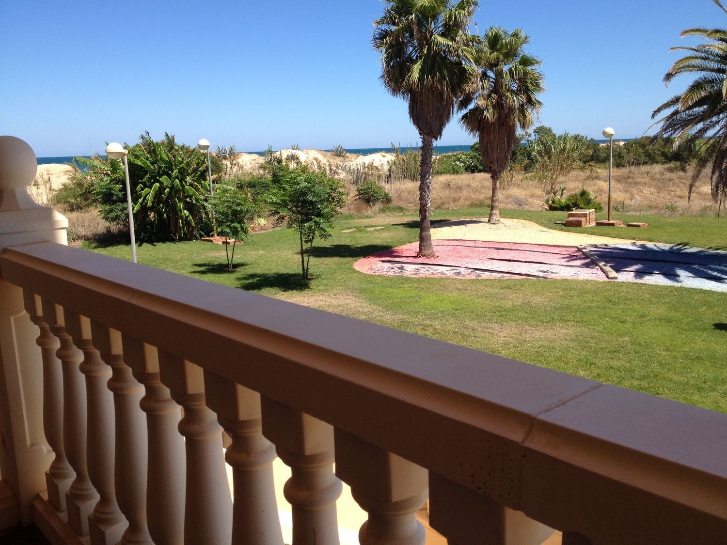 Semi-detached house for sale, in first line of sea in Burguera square, in Oliva.