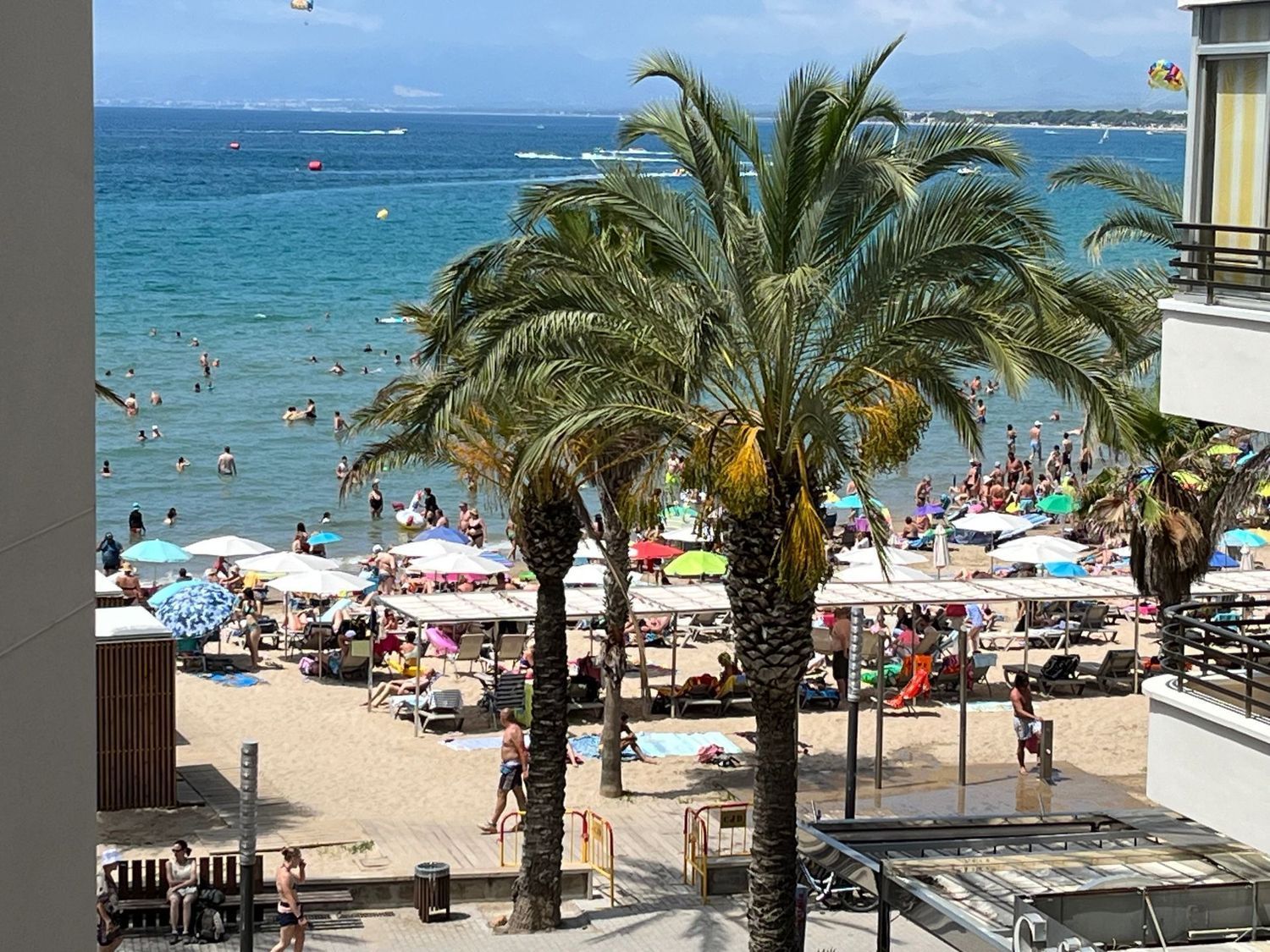 Apartamento para venda, em primeira linha de mar na Calle de Brussel.les, em Salou.