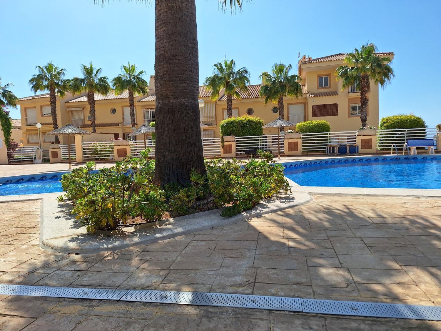 Casa para venda, em primeira linha de mar em Aguamarina, em Orihuela.