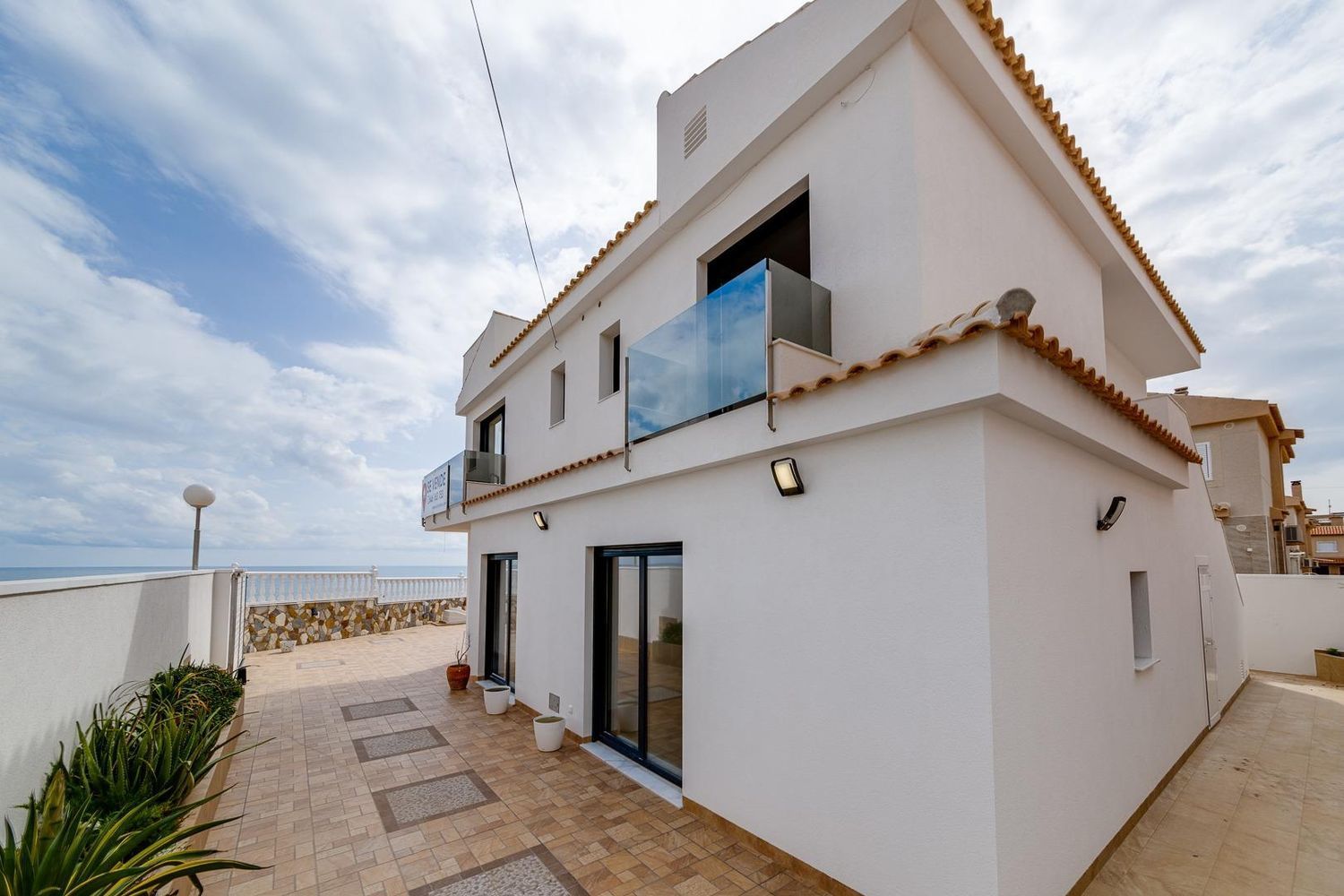 House for sale, in first line of sea in torre del moro, in Torrevieja.