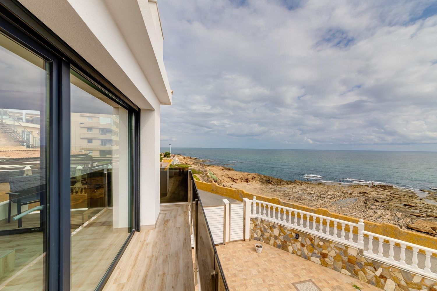 Casa à venda, em primeira linha de mar em Torrevieja, Torrevieja.