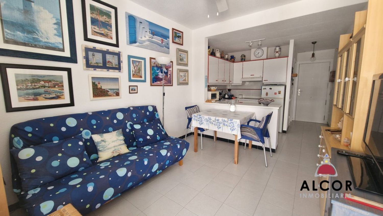 Apartment for sale, in first line of sea in Avendida del papa Luna, in Peñiscola.