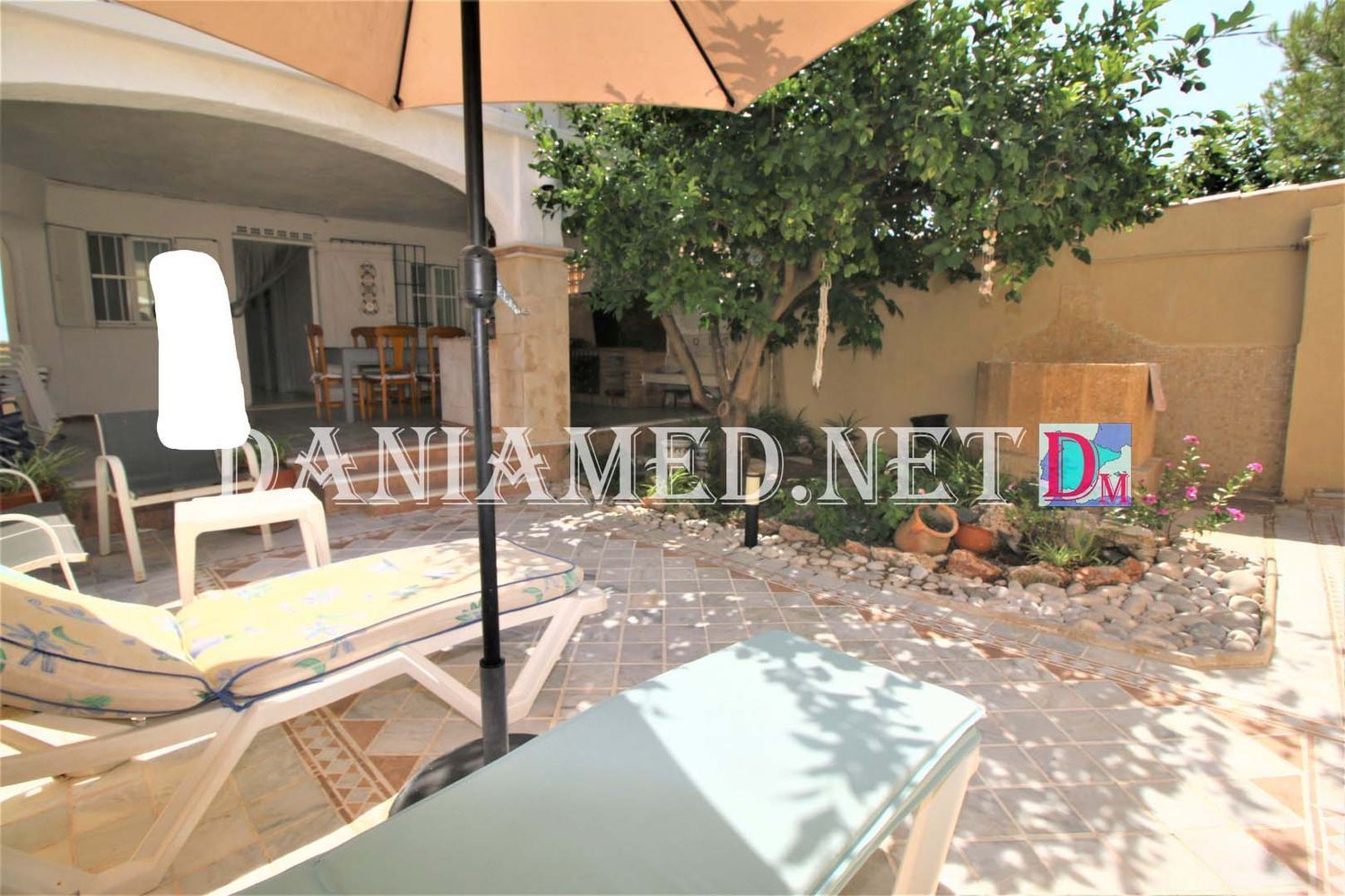 Semi-detached house for sale, in first sea line, in the neighborhood of Devesses, in Denia.