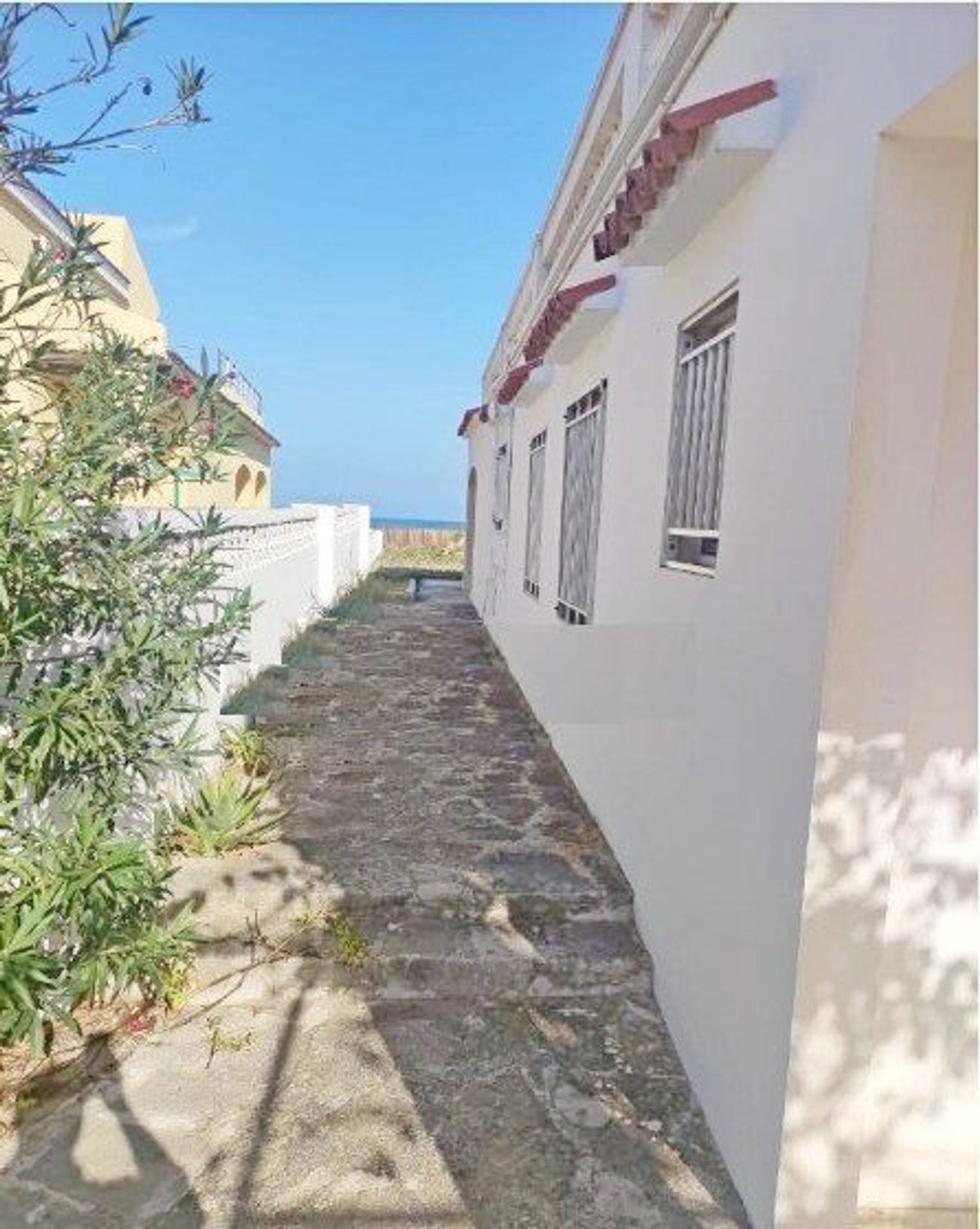 House for sale, in first line to the sea in devesses, in denia