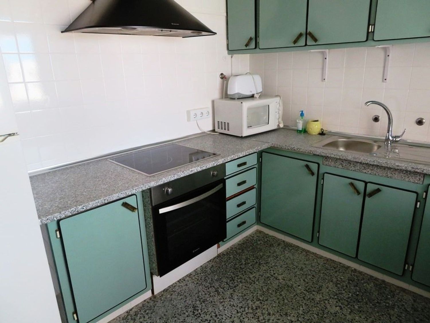 Apartamento à venda, em primeira linha de mar em Devesses - Monte Pego, em Denia.