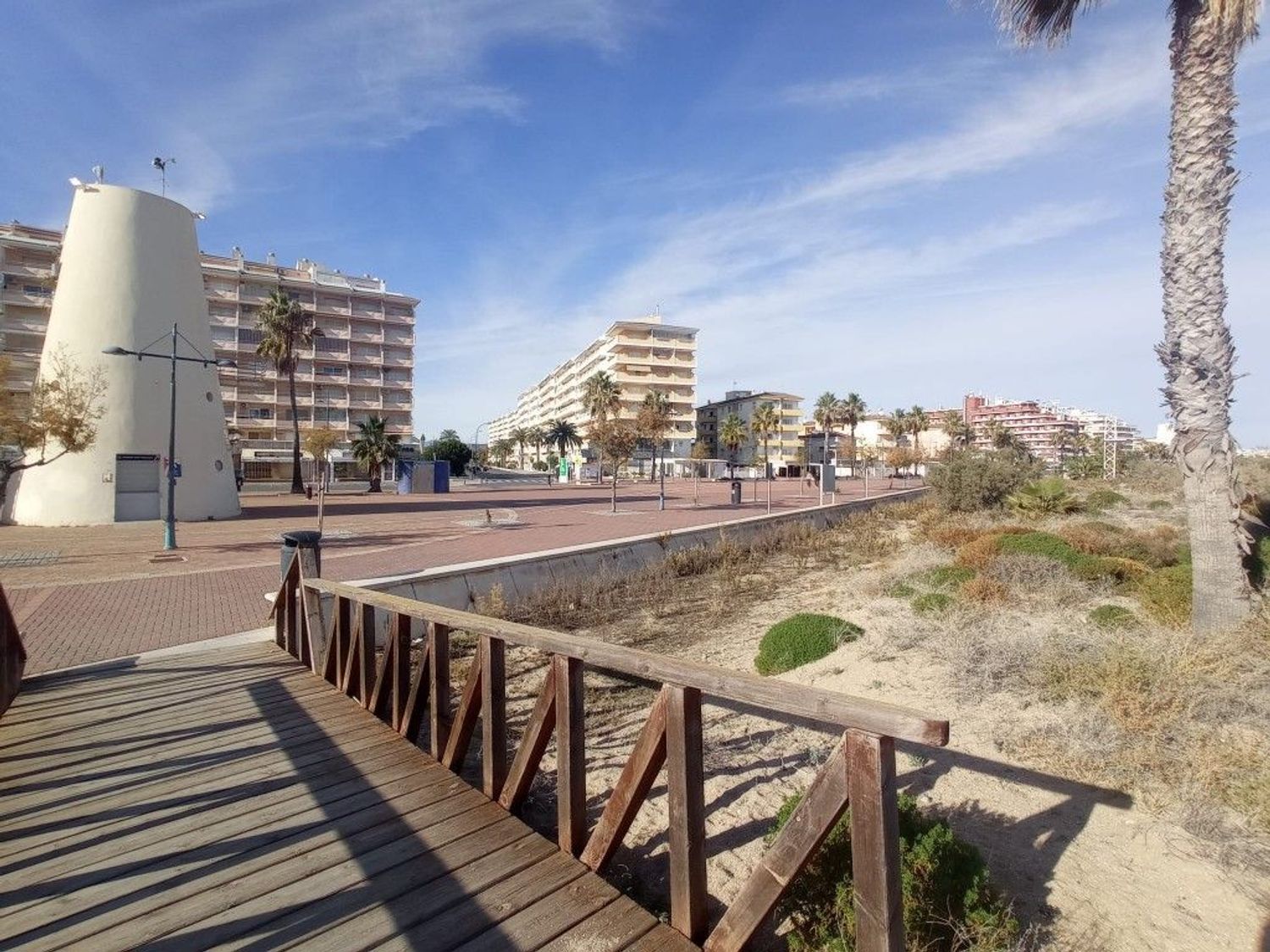 Apartment for sale, in first line of sea in Avenida del Papa Luna, in Peñiscola.