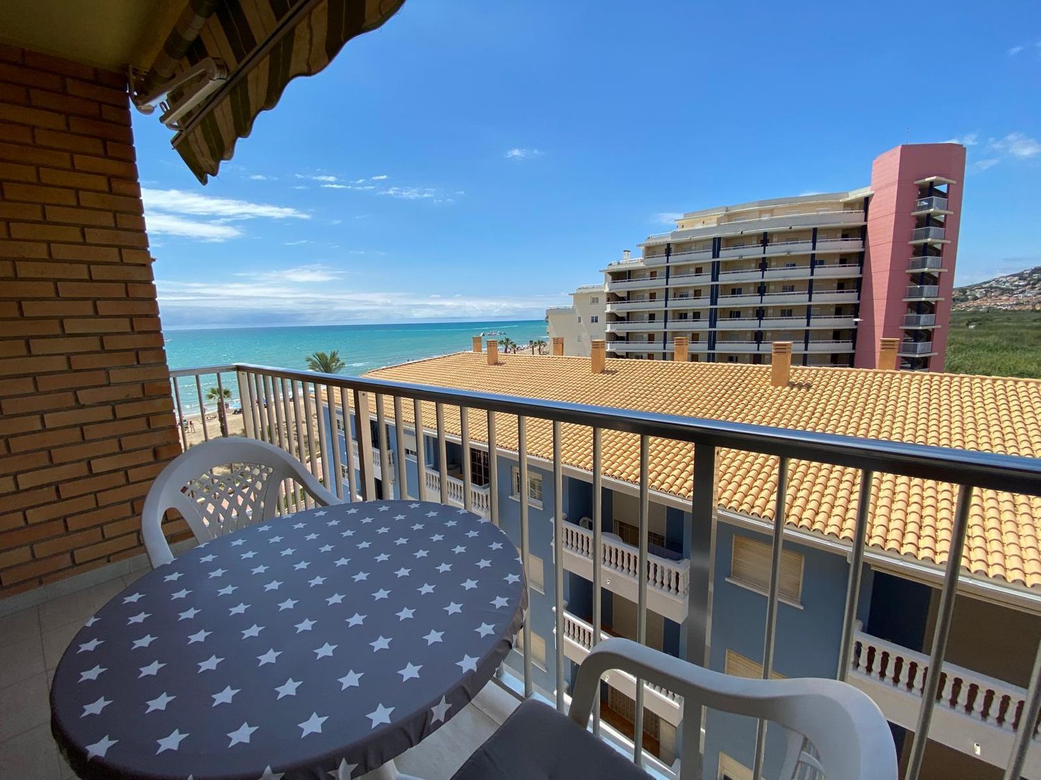 Apartment for sale, in first line of sea in Avenida del Papa Luna, in Peñiscola.