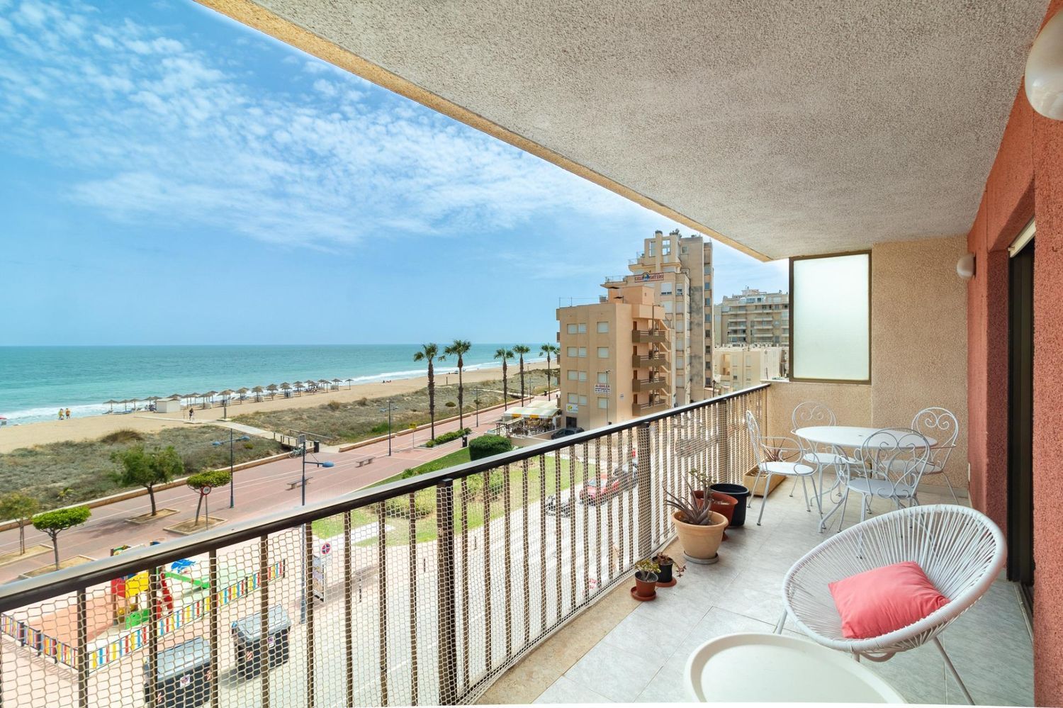 Apartment for sale, in first line of sea in Playa Norte, in Peñiscola.