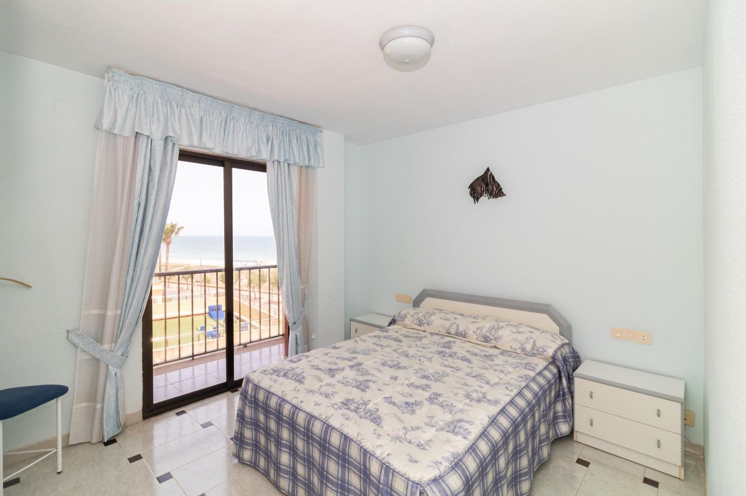 Apartment for sale, in first line of sea in Playa Norte, in Peñiscola.