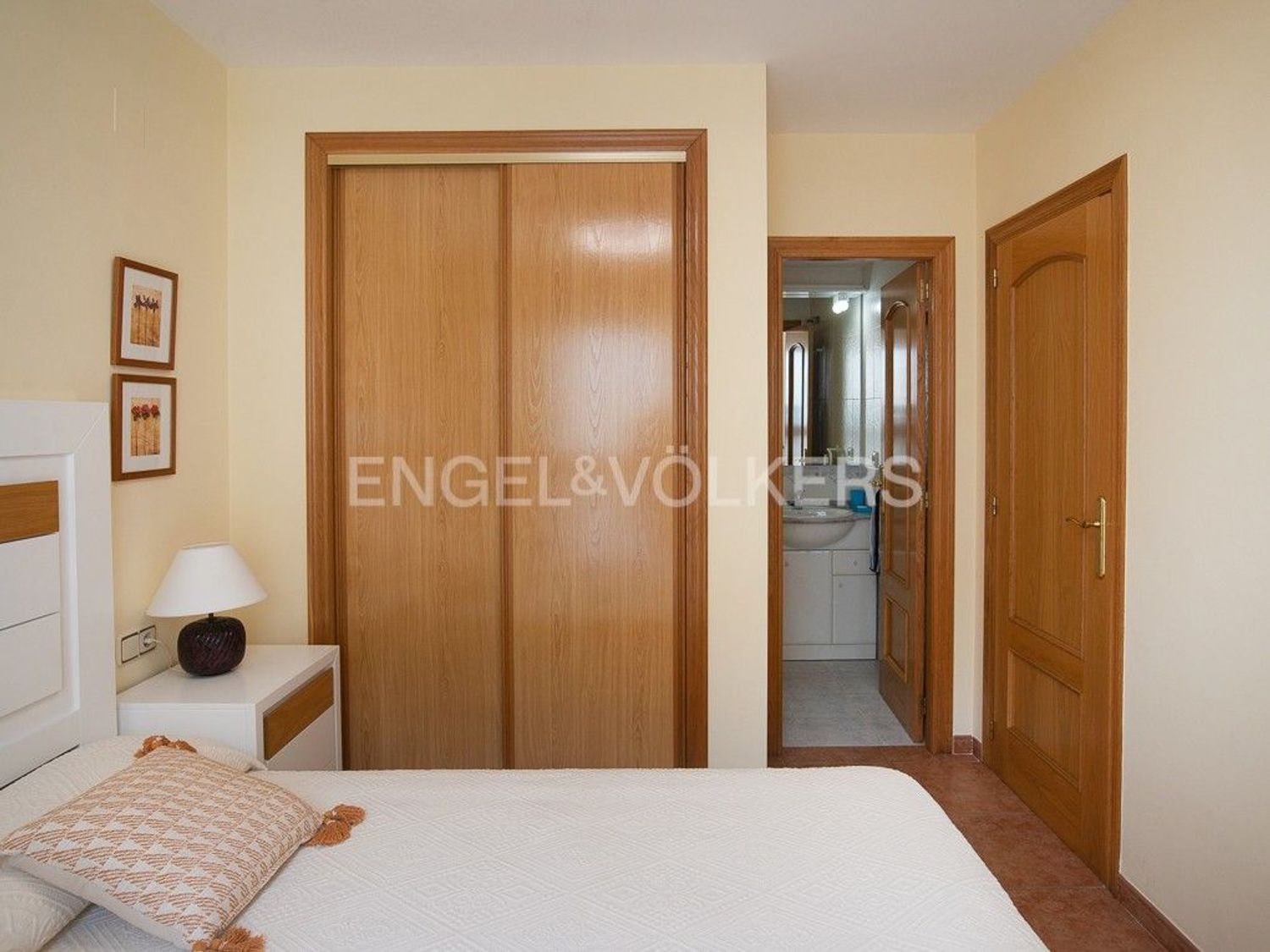 Apartment for sale, in first line of sea in Playa Norte, in Peñiscola.