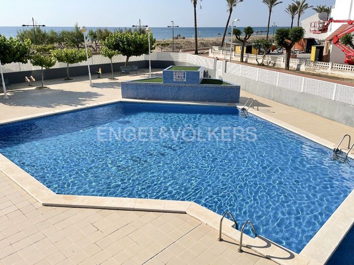 Apartment for sale, in first line of sea in Playa Norte, in Peñiscola.