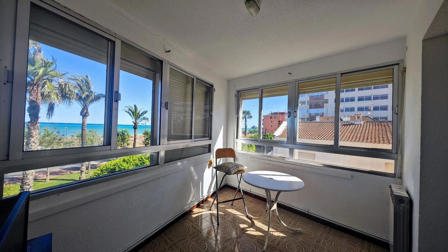 Terraced house for sale, in first line of sea Avenida del papa luna, in Peñiscola.