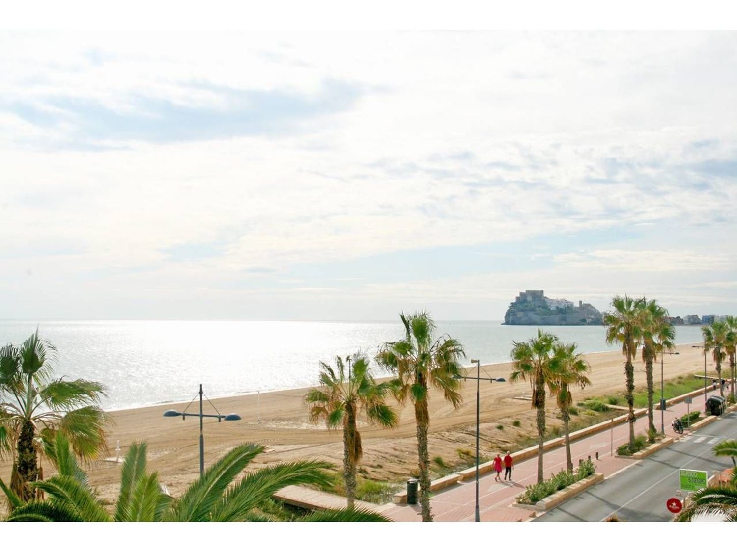 Apartment for sale, in first line of sea in Avenida del Papa Luna, in Peñiscola.