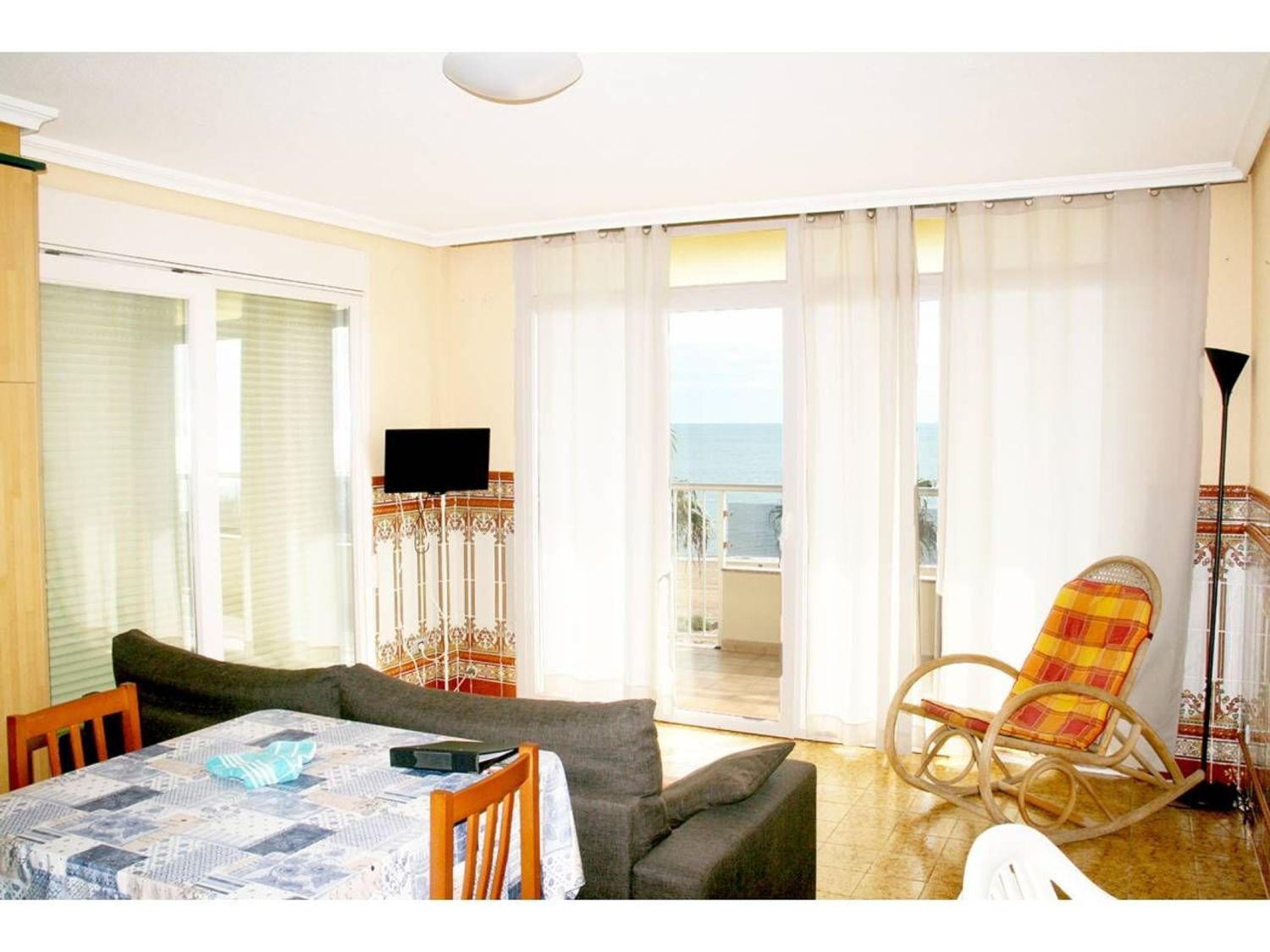 Apartment for sale, in first line of sea in Avenida del Papa Luna, in Peñiscola.