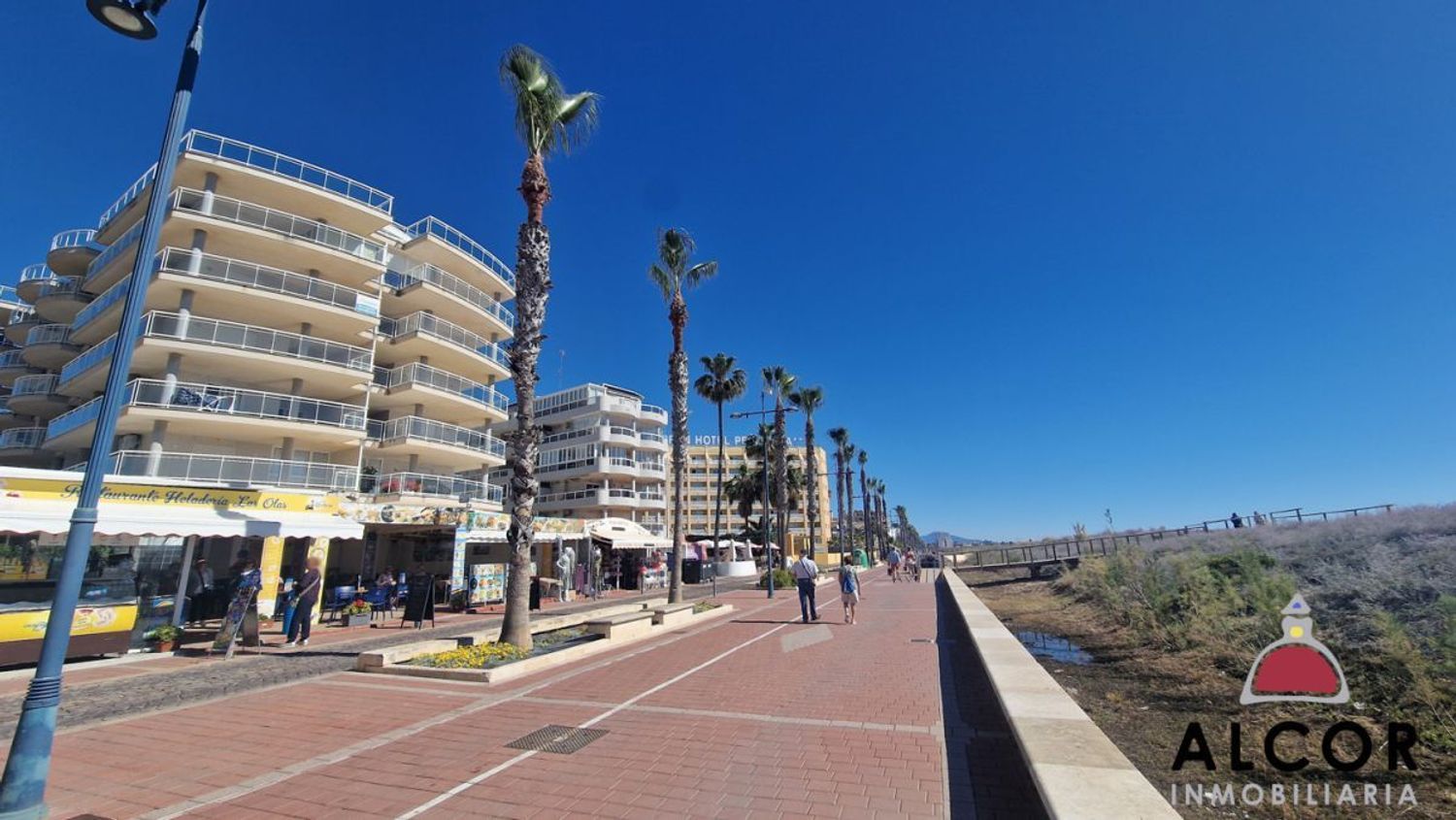 Piso en venta, en primera linea de mar en Avenida del papa Luna, en Peñiscola.