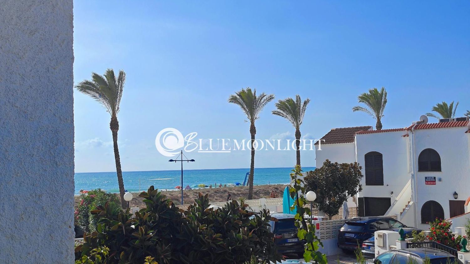 Terraced house for sale, in first line of sea in Avenida del Papa Luna, in Peñiscola.