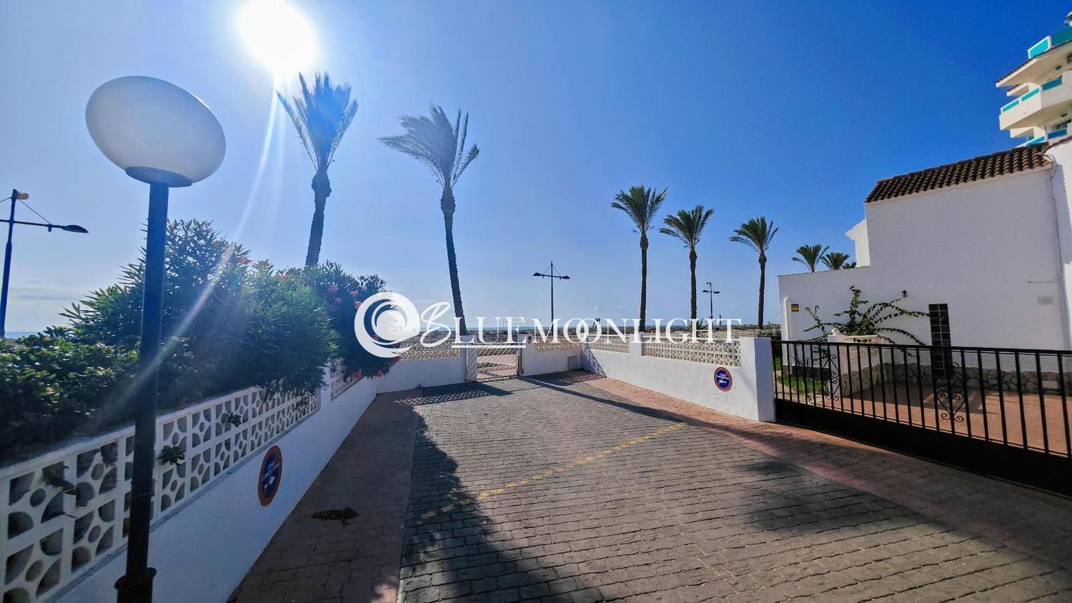 Xalet adossat en venda, a primera línia de mar a Avenida del Papa Luna, a Peníscola.