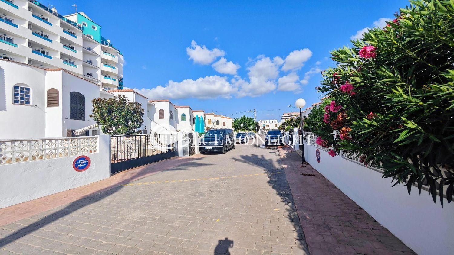 Moradia geminada para comprar, em frente ao mar na Avenida del Papa Luna, em Peñiscola.