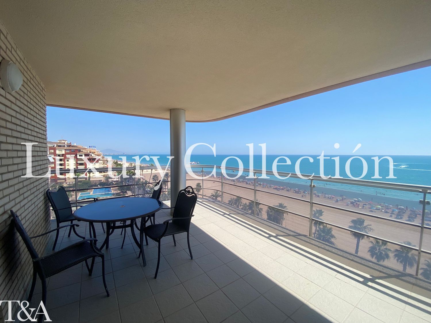 Apartment for sale, in first line of sea in Avenida del papa Luna, in Peñiscola.