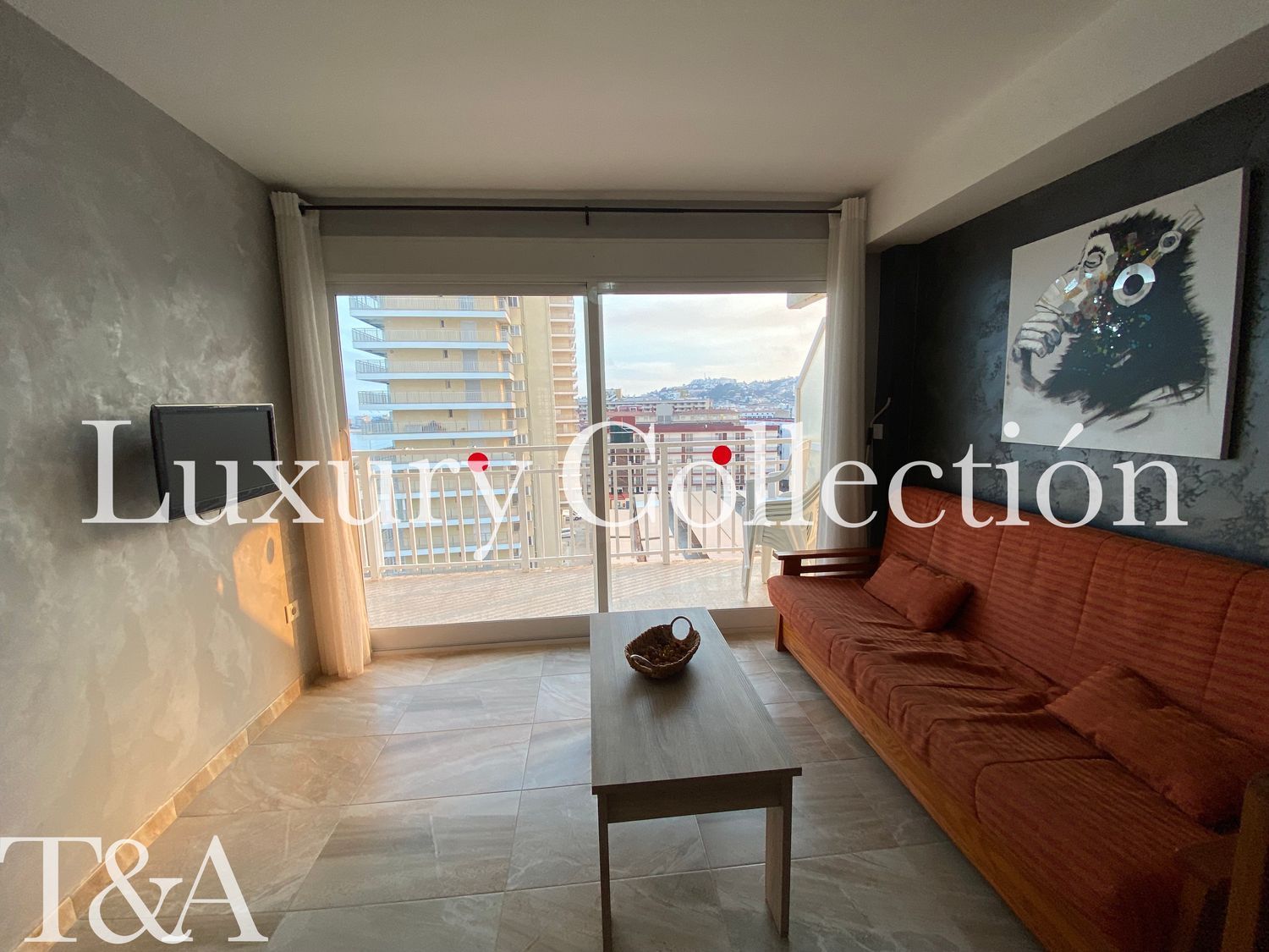 Apartment for sale, in first line of sea in Avenida del Papa Luna, in Peñiscola.