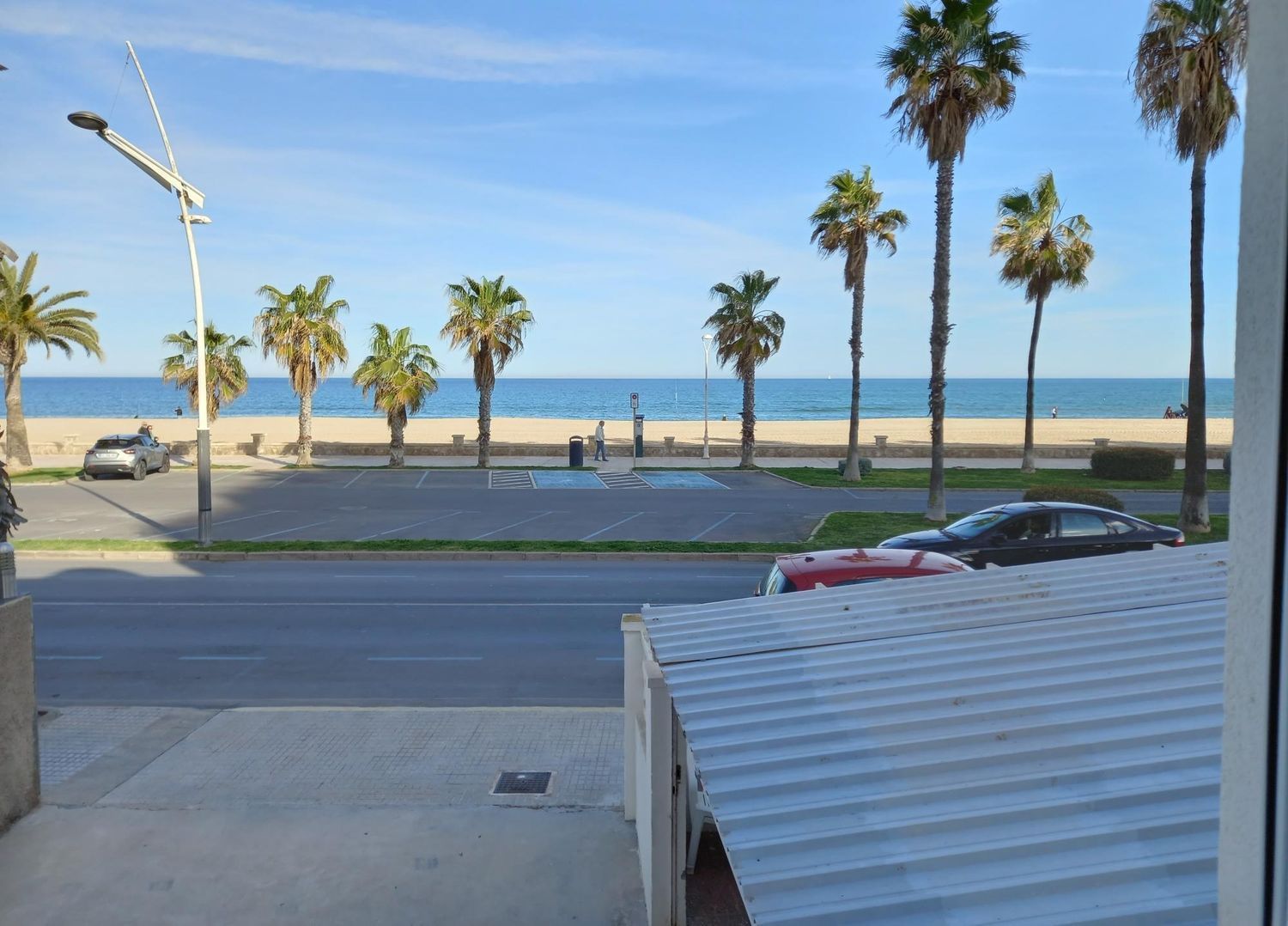 Terraced house for sale, in first line of sea in Avenida del papa Luna, in Peñiscola.