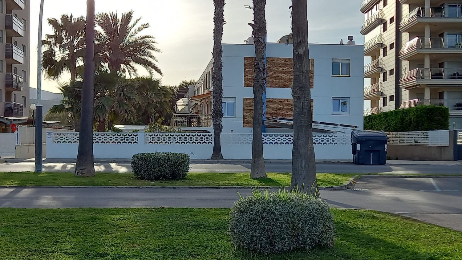 Moradia geminada para comprar, em primeira linha de mar na Avenida del papa Luna, em Peñiscola.