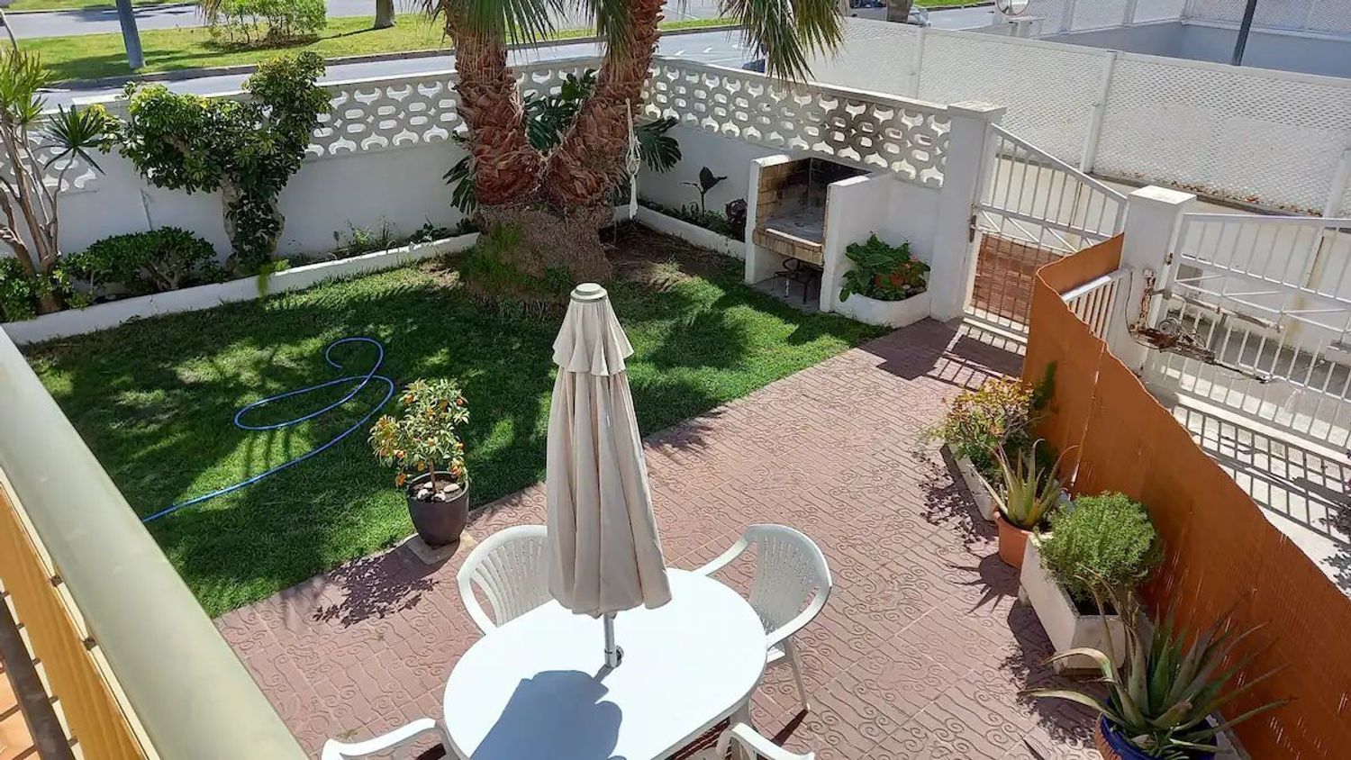 Terraced house for sale, in first line of sea in Avenida del papa Luna, in Peñiscola.