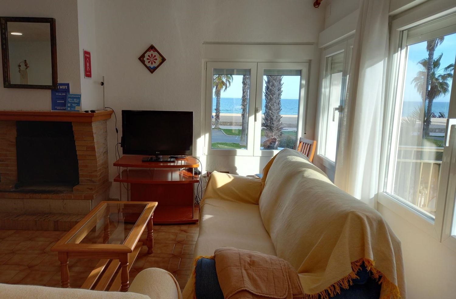 Terraced house for sale, in first line of sea in Avenida del papa Luna, in Peñiscola.