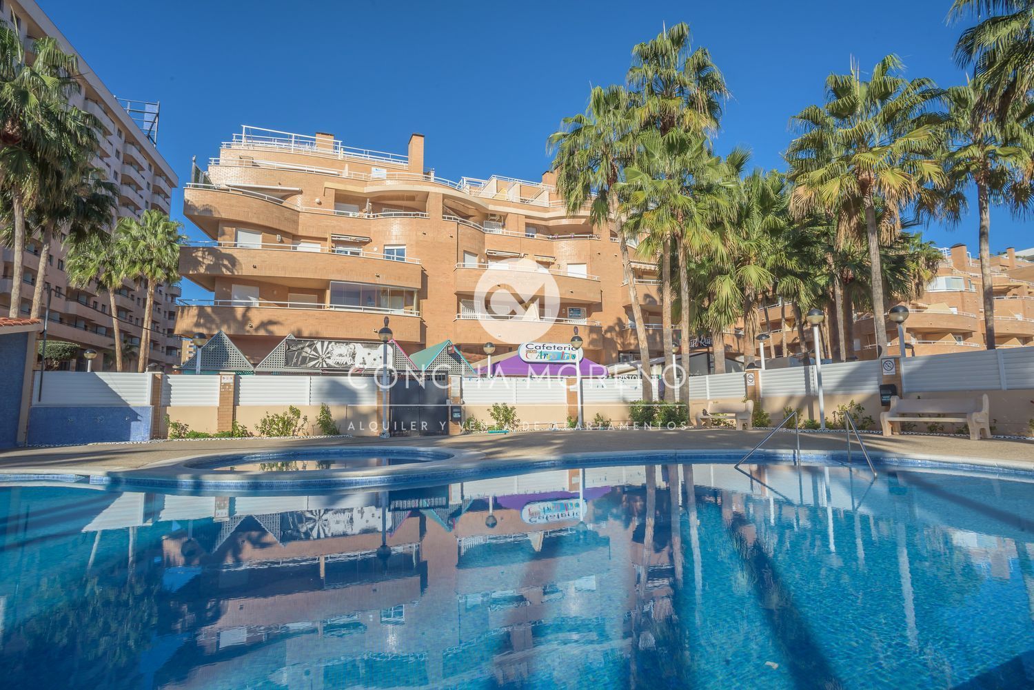 Apartamento para venda, em primeira linha de mar em Amplaries, em Oropesa del mar.