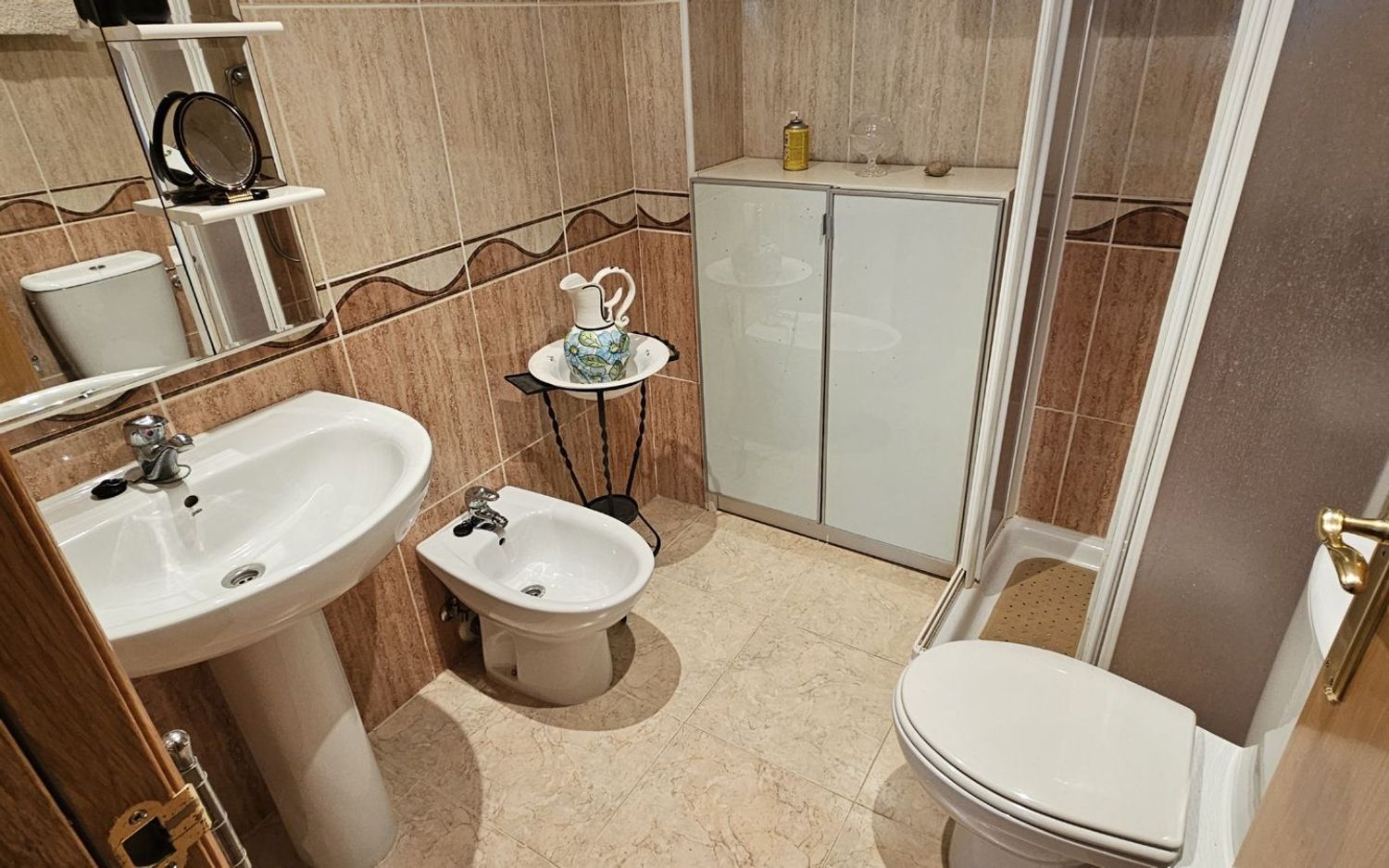 Apartamento à venda, em primeira linha de mar na rua Amplaries, em Oropesa del Mar.