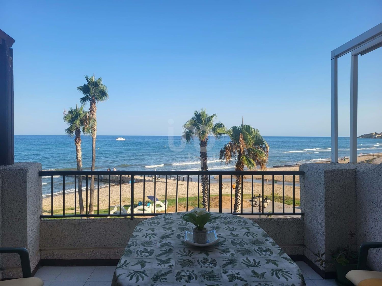 Duplex for sale, in first line of sea in Barrio Balneario, in Oropesa del Mar.