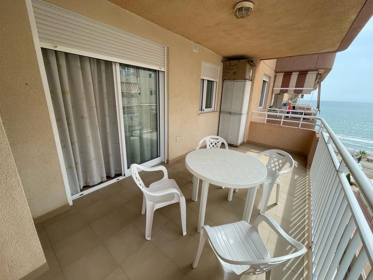 Apartamento à venda, em primeira linha de mar no Paseo Marítim del mediterrani. em Oropesa del Mar.